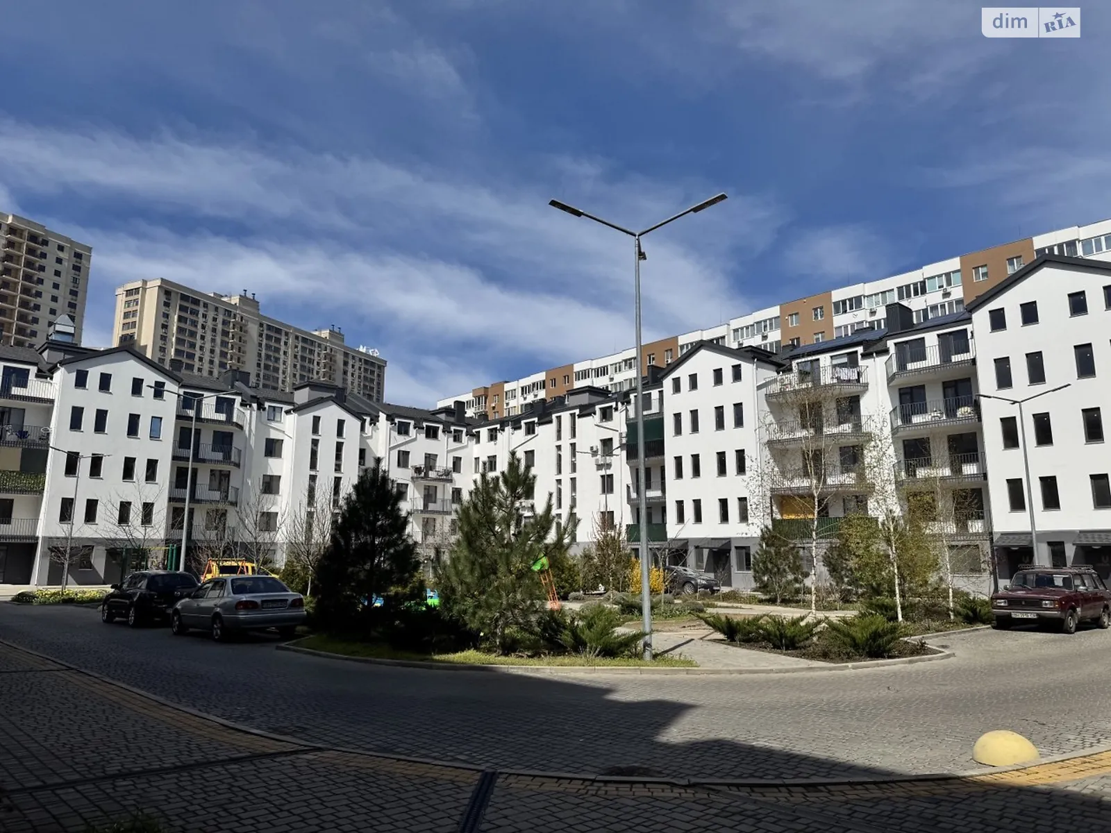 Продается 2-комнатная квартира 53 кв. м в Крыжановка, ул. Академика Сахарова - фото 1