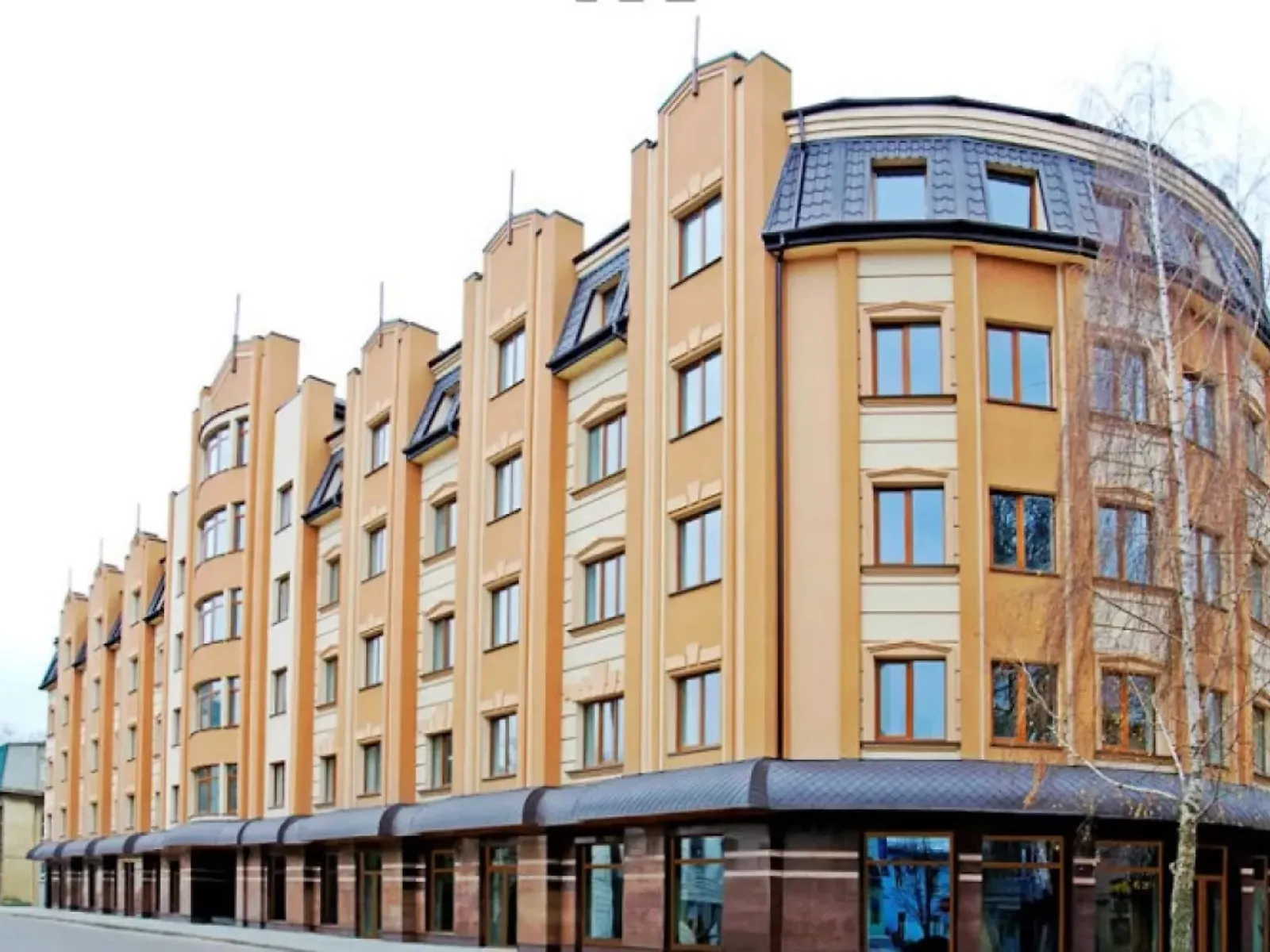 Сдается в аренду офис 21.6 кв. м в бизнес-центре, цена: 8295 грн - фото 1