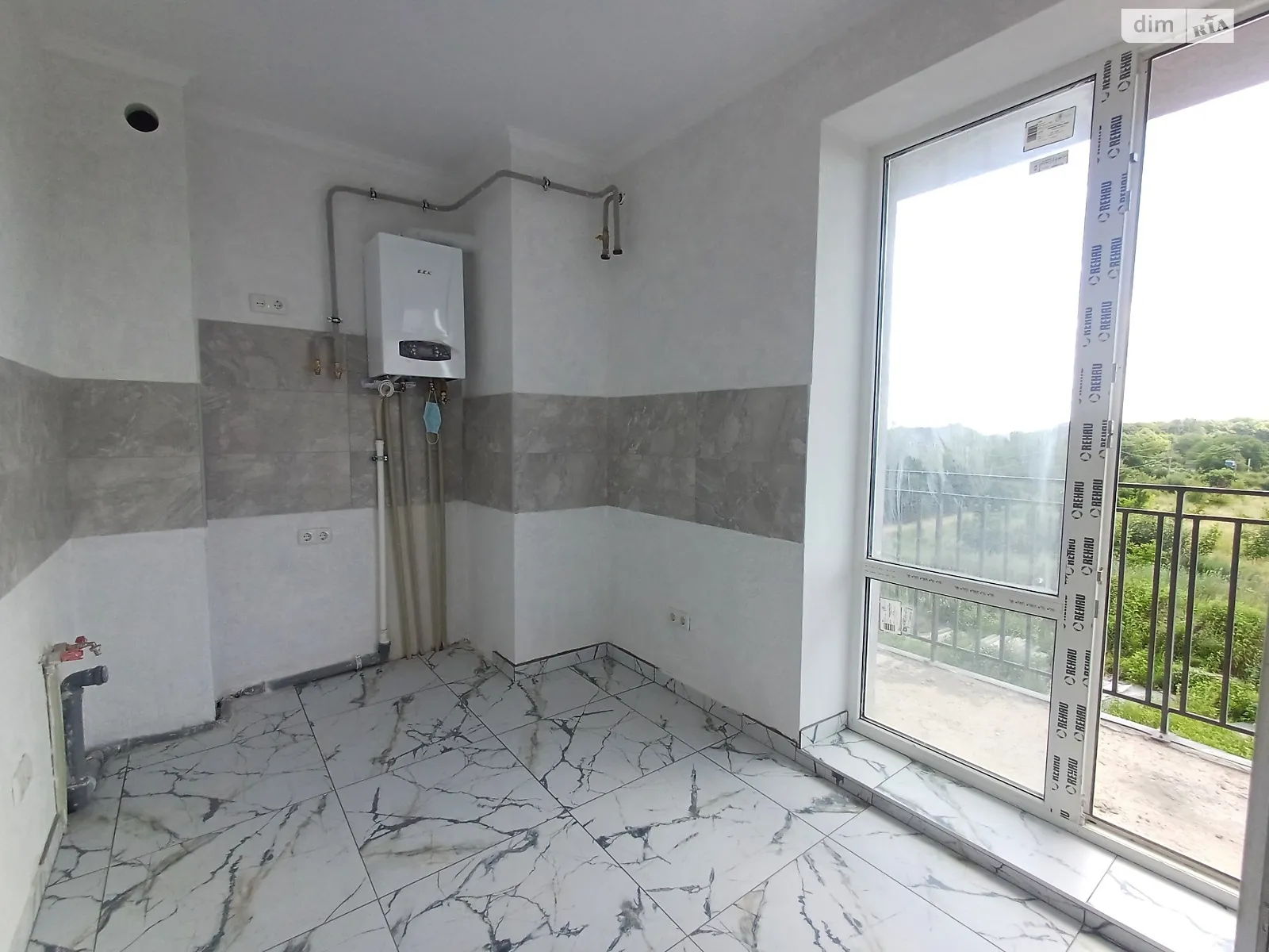 Продается 1-комнатная квартира 38.7 кв. м в Черновцах, пер. Смотрицкий, 14 - фото 1