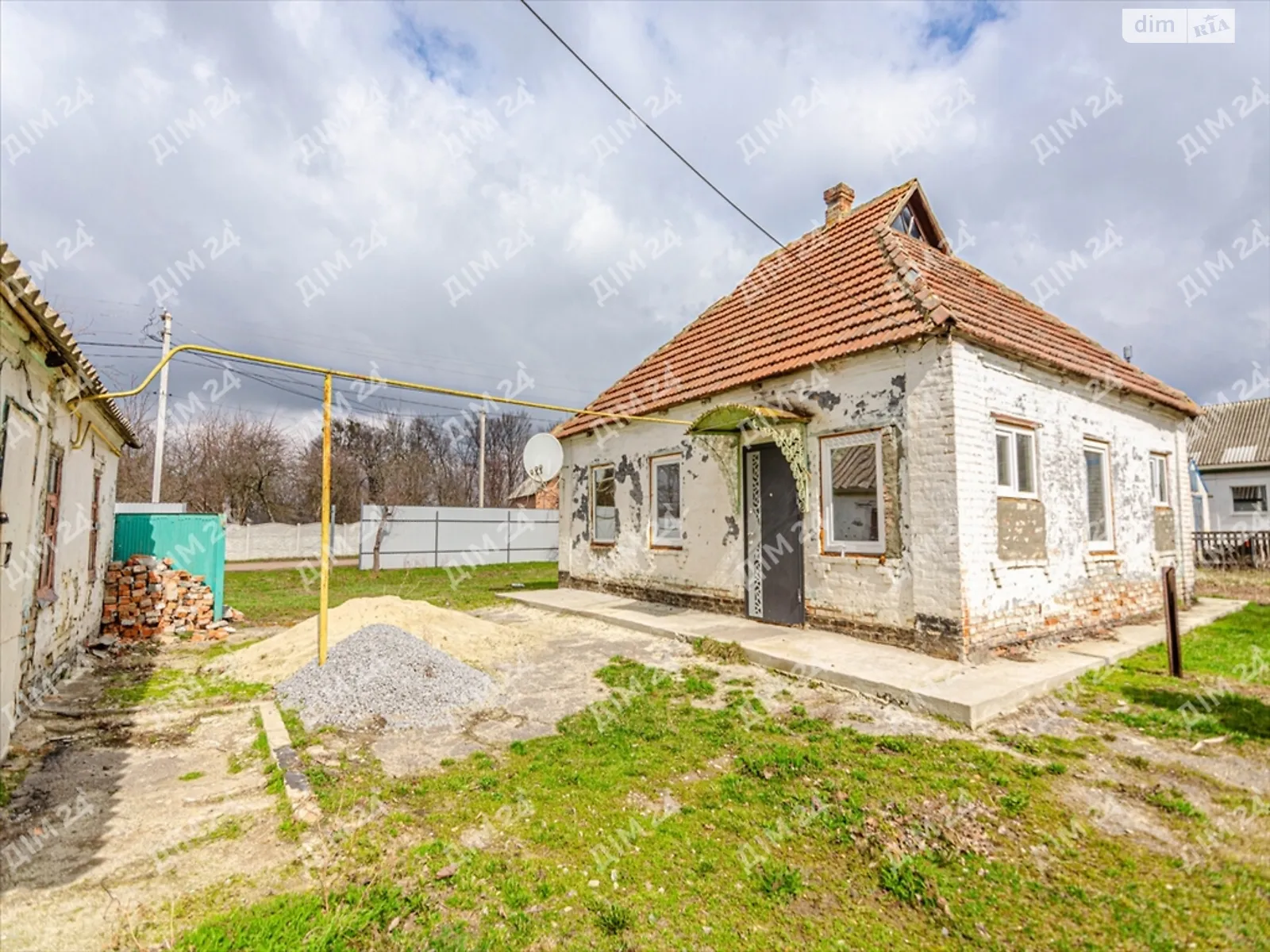 Продается одноэтажный дом 46 кв. м с участком, цена: 12500 $ - фото 1