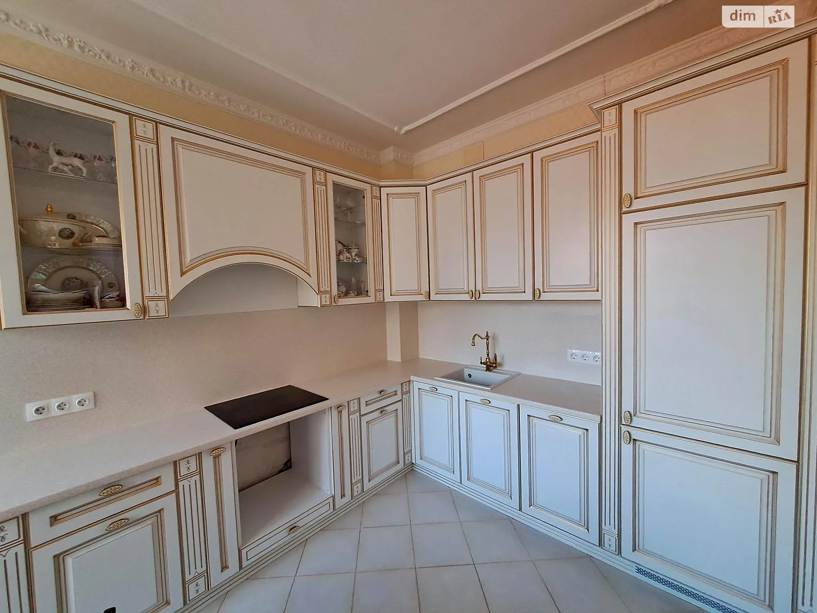 Продається 3-кімнатна квартира 111 кв. м у Києві, вул. Дмитрівська, 17А - фото 1