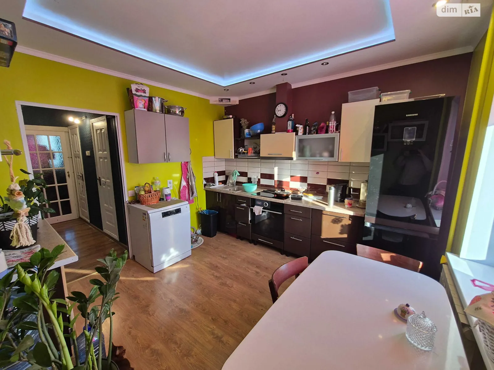 Продається 4-кімнатна квартира 95 кв. м у Києві, просп. Володимира Івасюка, 58А - фото 1