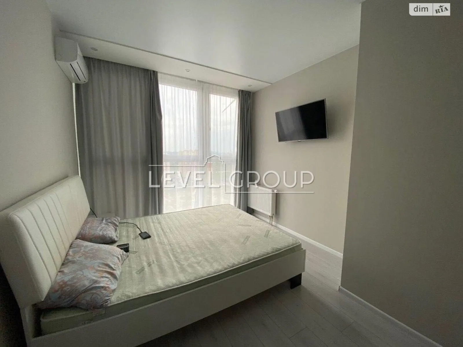 Продается 1-комнатная квартира 52 кв. м в Киеве, ул. Драгоманова, 2Б - фото 1