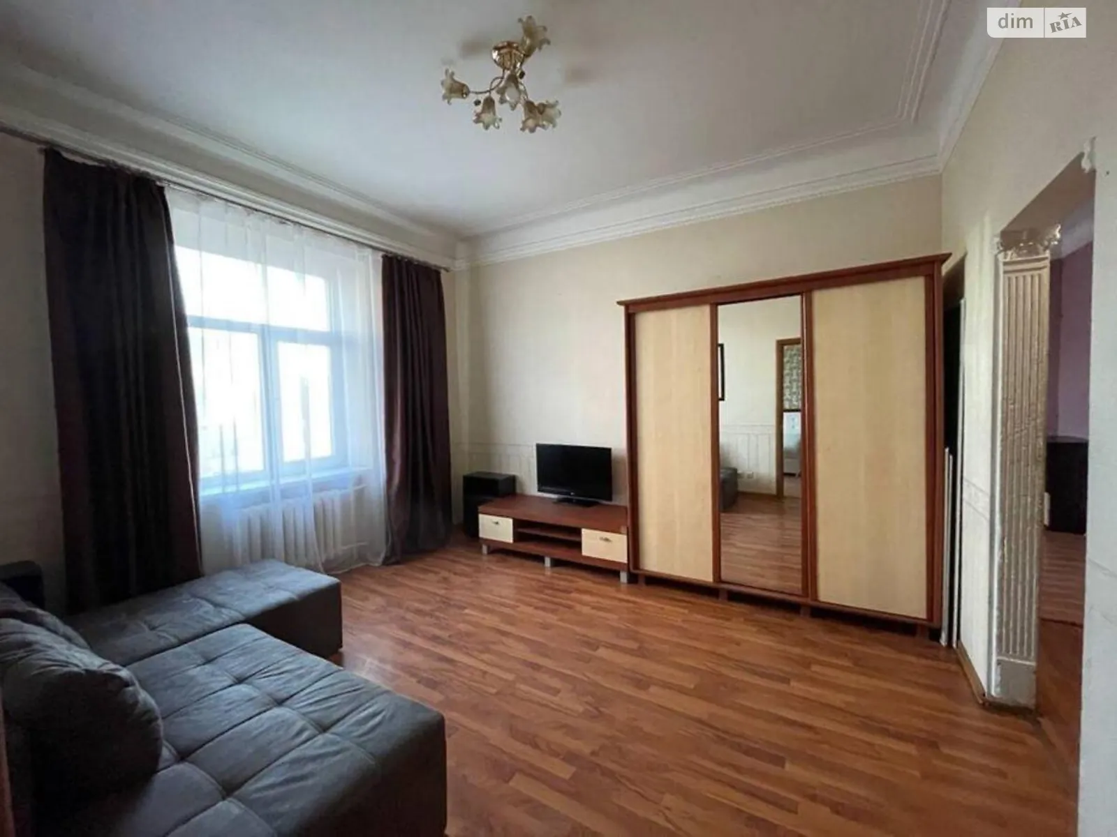 Продается 4-комнатная квартира 89 кв. м в Киеве, бул. Тараса Шевченко, 58 - фото 1