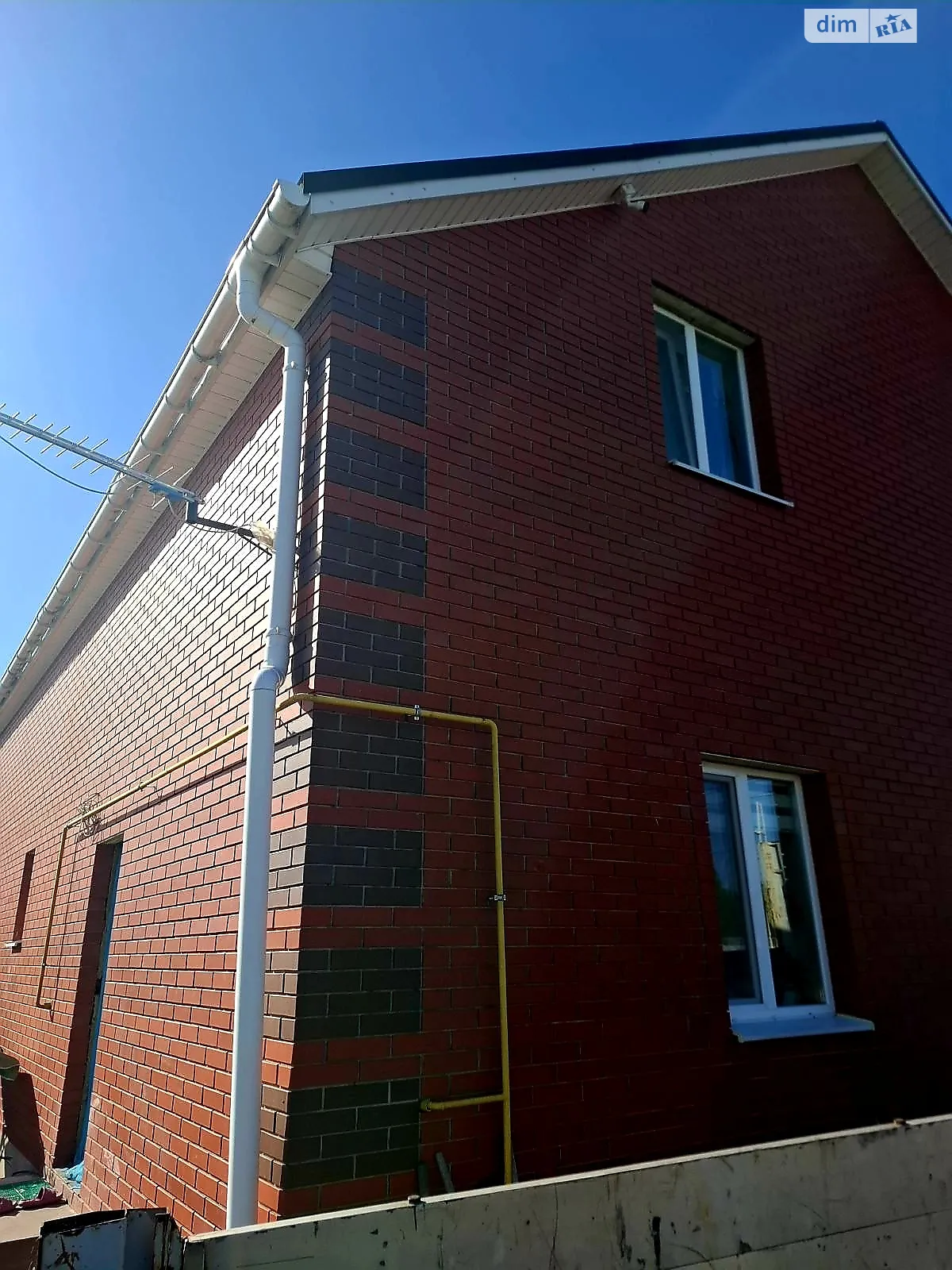Продається будинок 2 поверховий 180 кв. м с басейном, цена: 185000 $ - фото 1