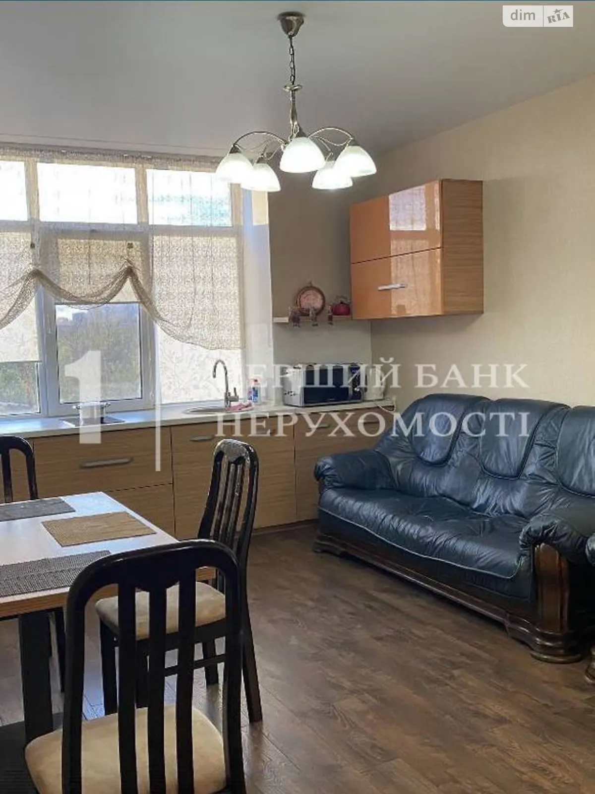 Продается 1-комнатная квартира 57 кв. м в Одессе, ул. Дюковская, 5 - фото 1
