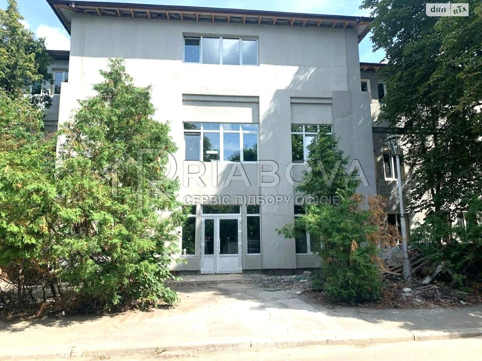Сдается в аренду офис 1580 кв. м в бизнес-центре, цена: 12640 $ - фото 1