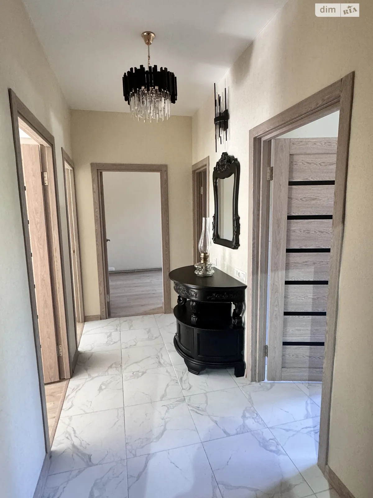 Продается 3-комнатная квартира 58 кв. м в Николаеве, ул. Корабелов, 22 - фото 1