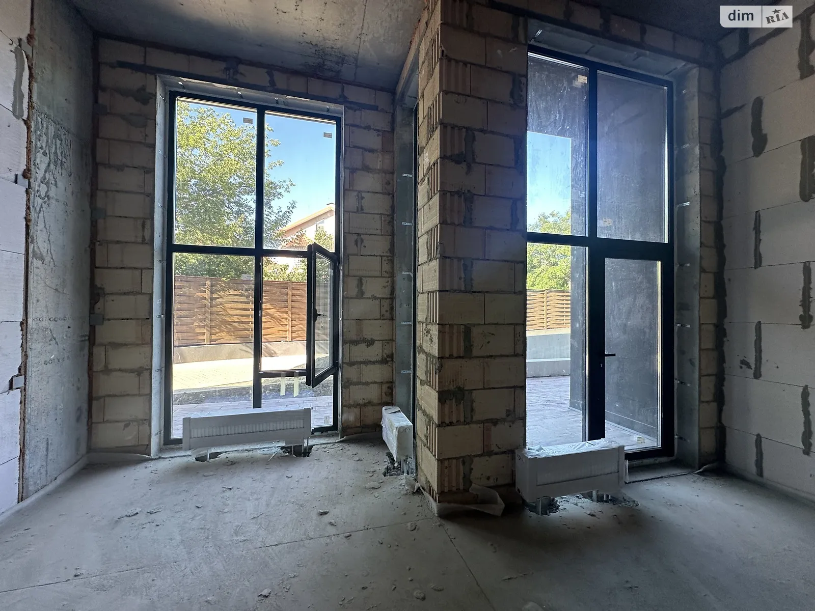 Продається 1-кімнатна квартира 66 кв. м у Одесі, вул. Дачна, 28А - фото 1
