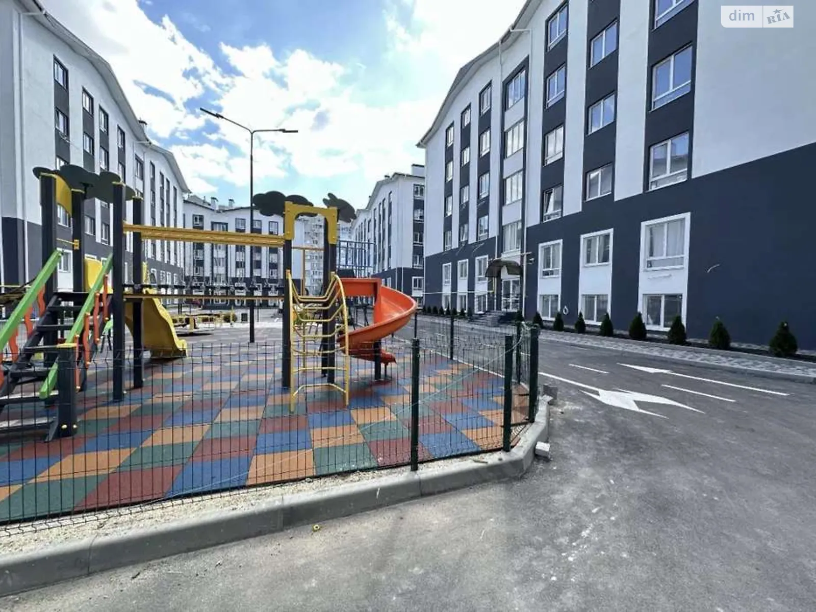 Продається 2-кімнатна квартира 37 кв. м у Святопетрівське, вул. Теплична, 64 - фото 1