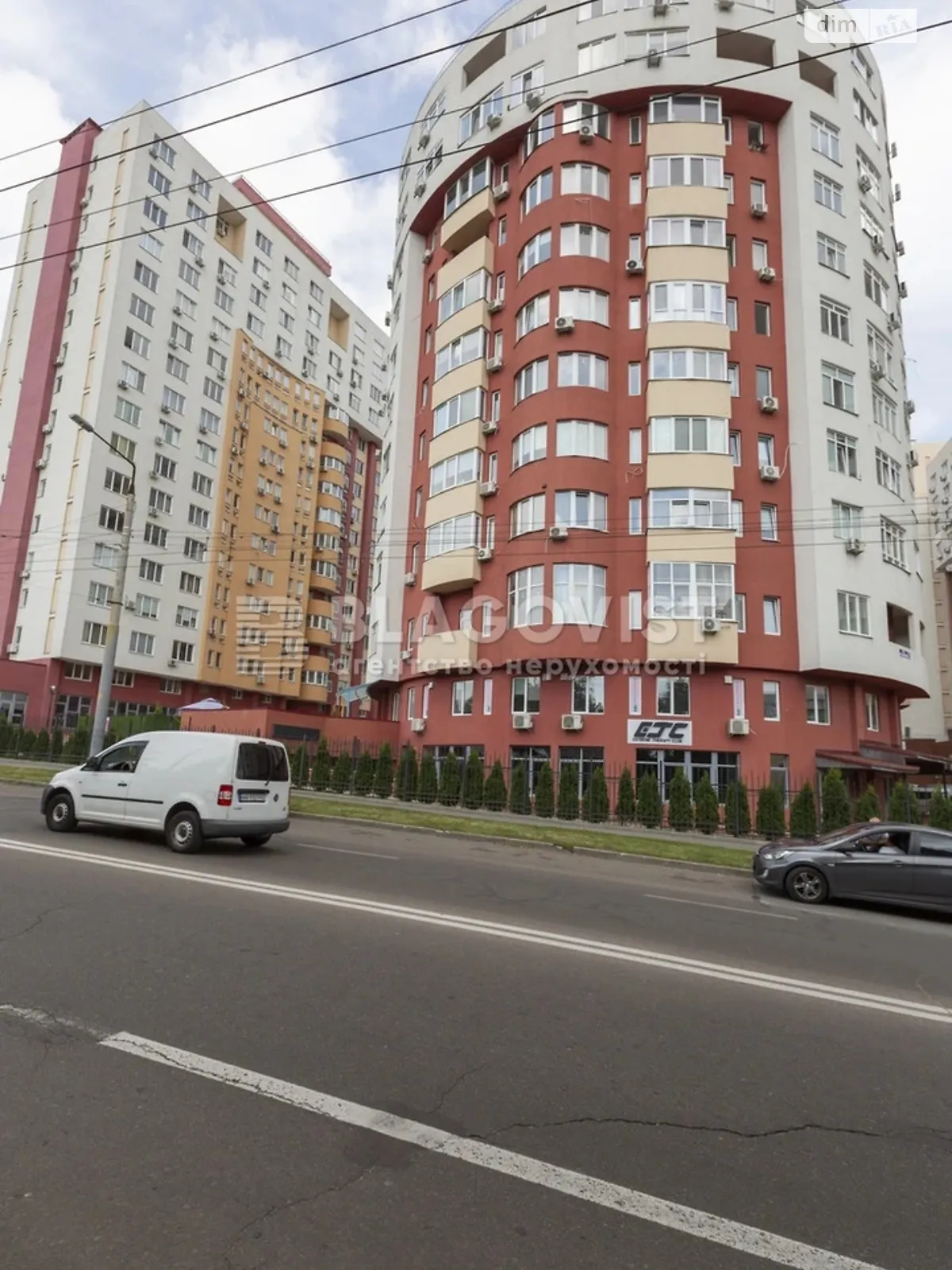 Продається 1-кімнатна квартира 47 кв. м у Києві, вул. Федора Ернста, 16 - фото 1