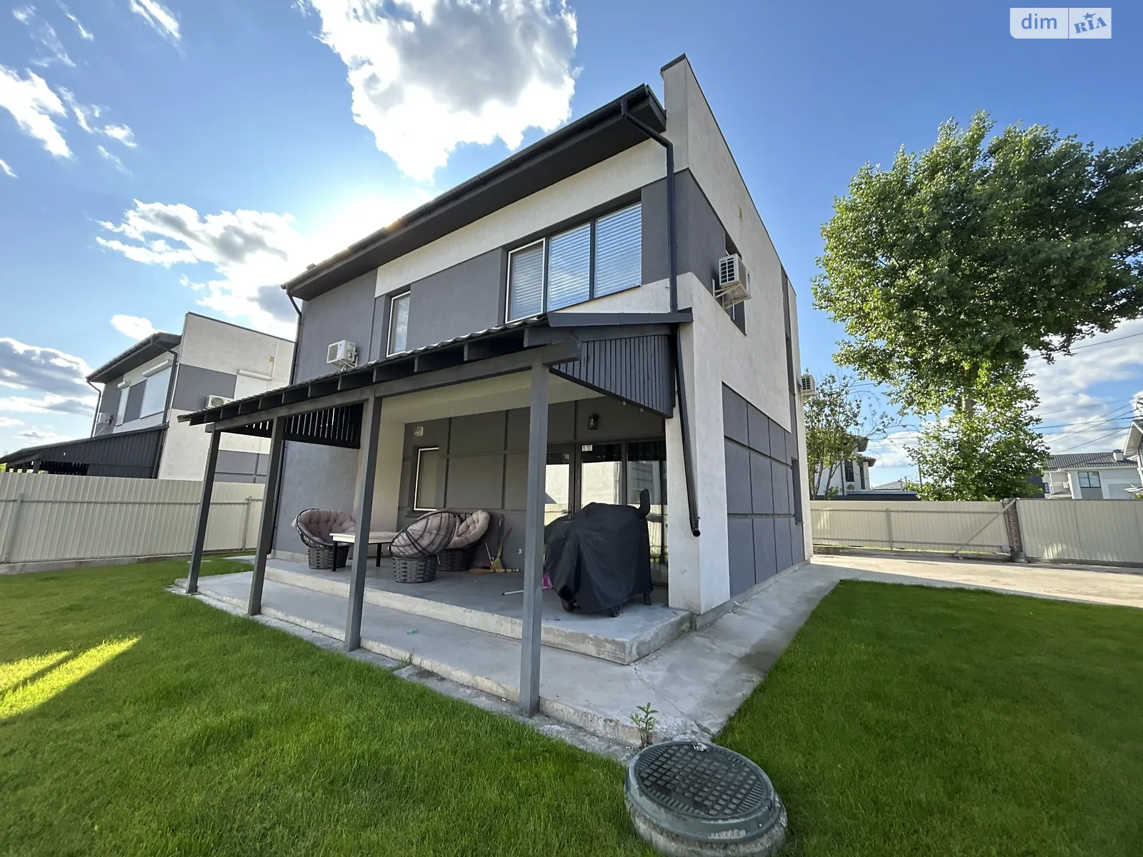Продається будинок 2 поверховий 140 кв. м з гаражем, цена: 200000 $ - фото 1