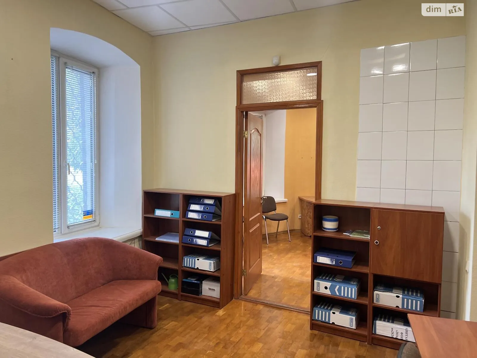 Продається офіс 67 кв. м в бізнес-центрі, цена: 44000 $ - фото 1