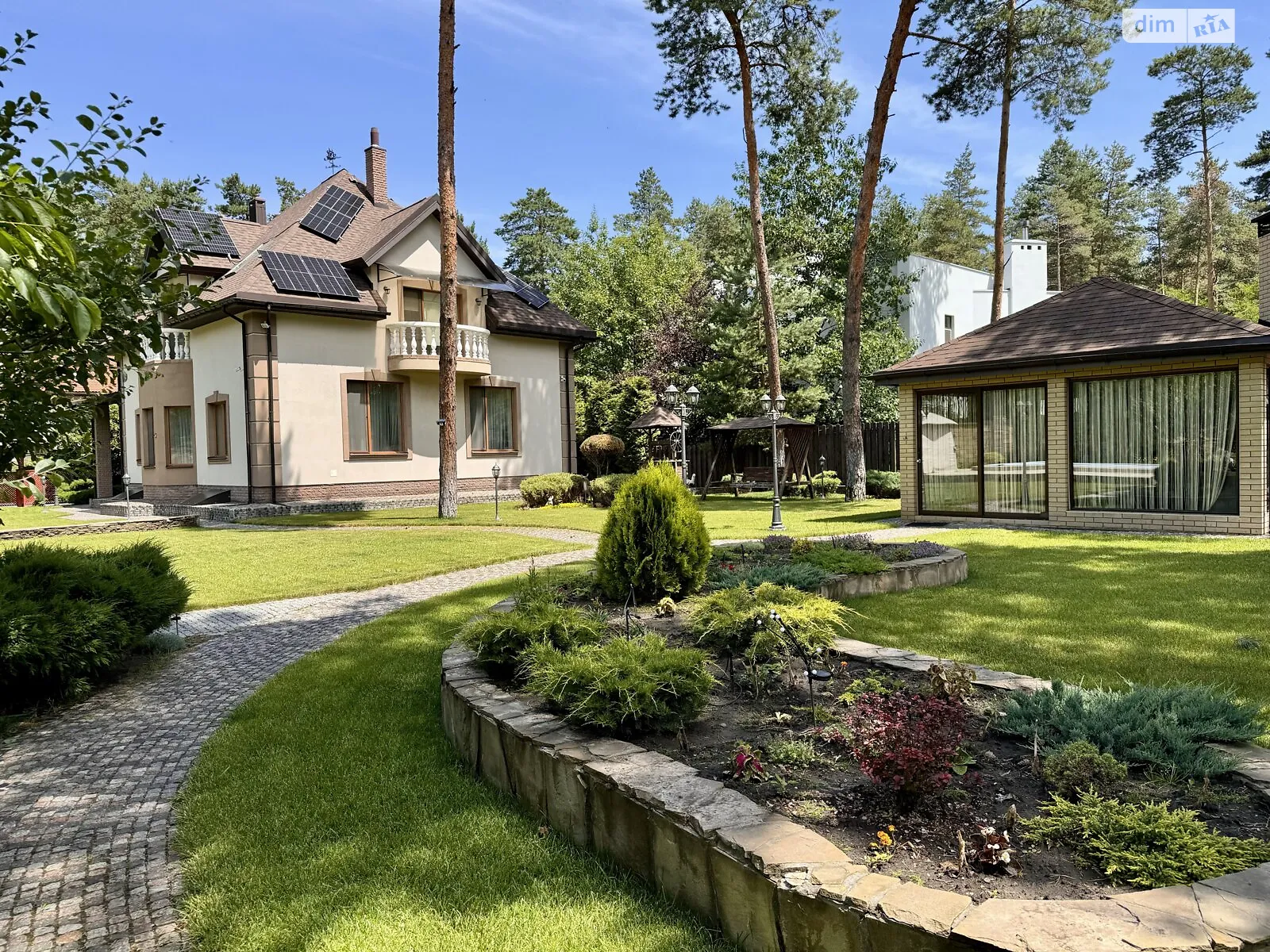 Продается дом на 2 этажа 263 кв. м с гаражом, цена: 500000 $ - фото 1