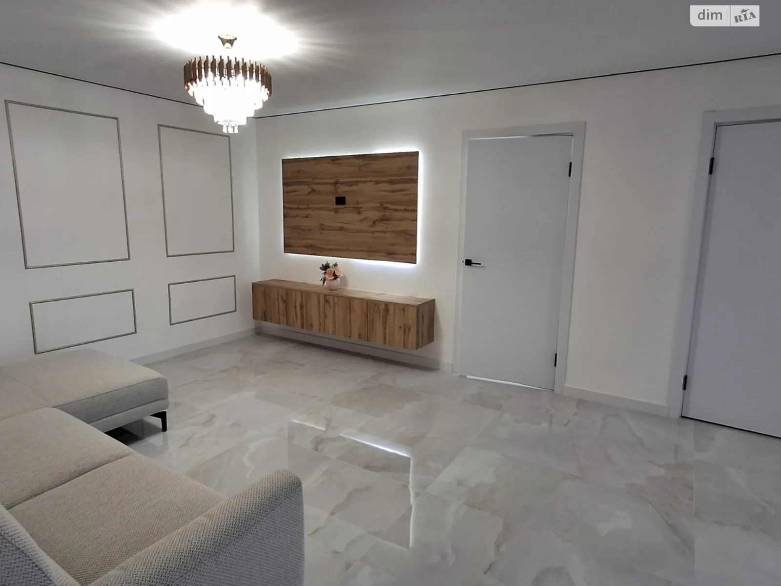 3-кімнатна квартира 100 кв. м у Тернополі, вул. Львівська - фото 1