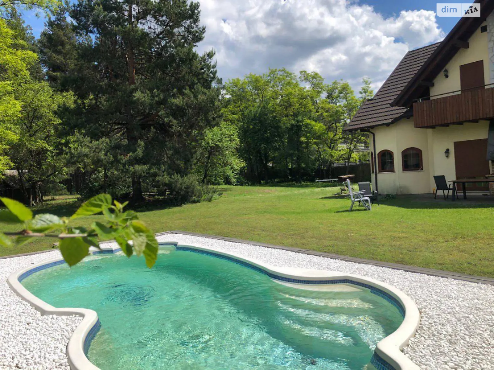 Продается дом на 2 этажа 245 кв. м с бассейном, цена: 549000 $ - фото 1