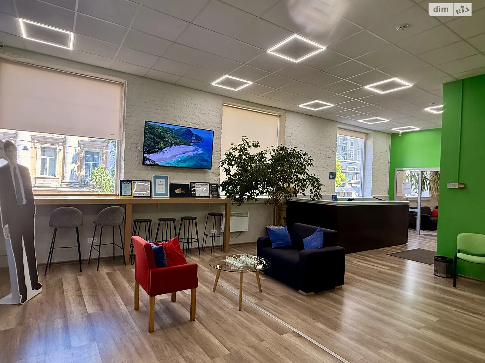 Сдается в аренду офис 30 кв. м в бизнес-центре, цена: 18000 грн - фото 1