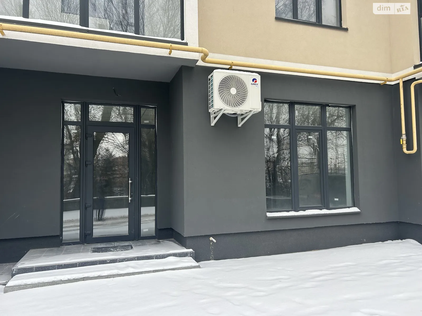 Продается помещения свободного назначения 66 кв. м в 15-этажном здании, цена: 95000 $ - фото 1