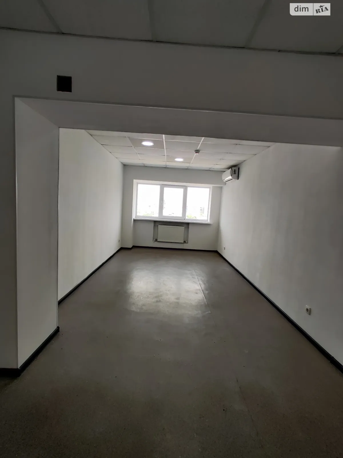 Сдается в аренду офис 25 кв. м в бизнес-центре, цена: 7500 грн - фото 1