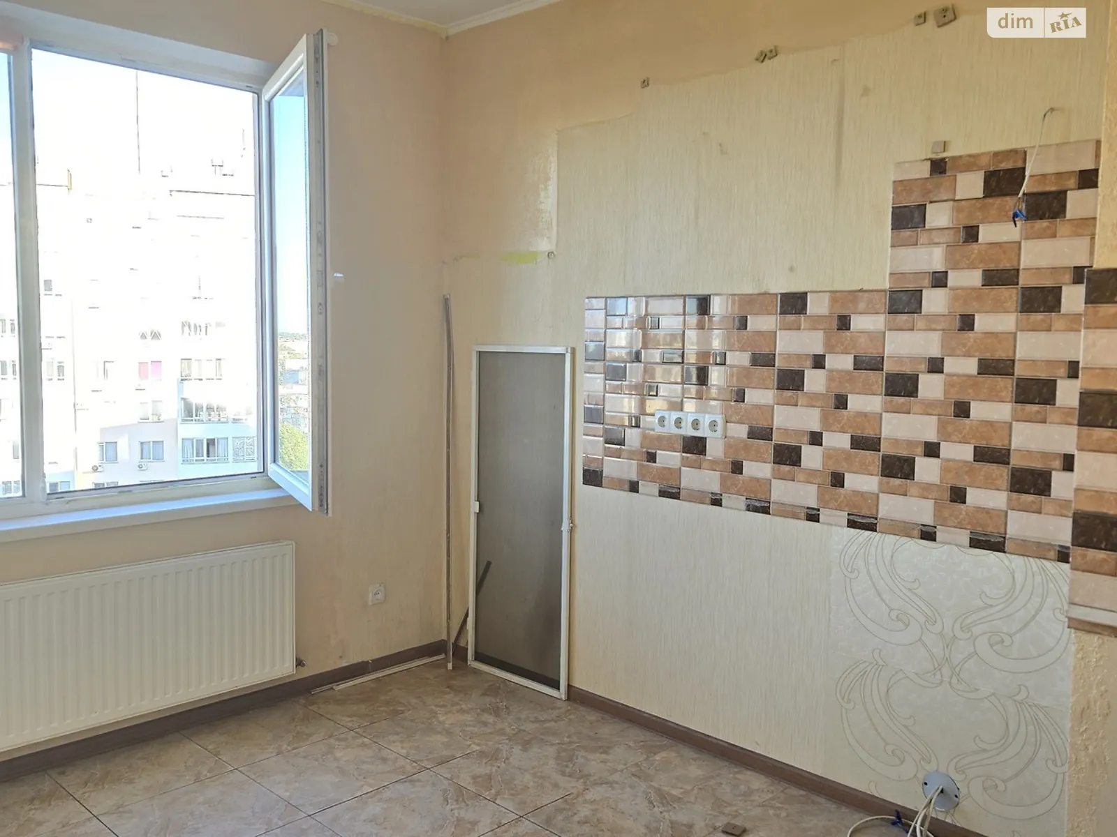 Продається 1-кімнатна квартира 34 кв. м у Одесі, мас. Радужний - фото 1