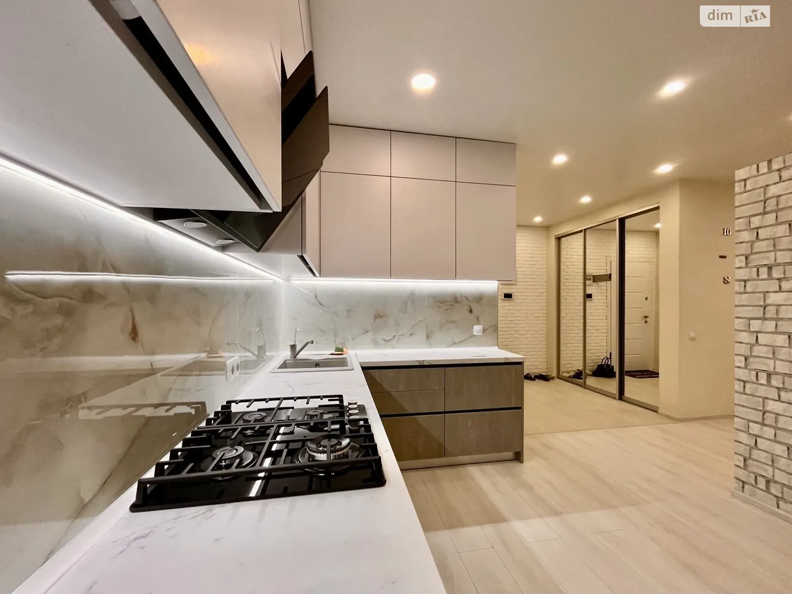 Продается 1-комнатная квартира 45.2 кв. м в Чернигове, ул. Независимости, 15 - фото 1