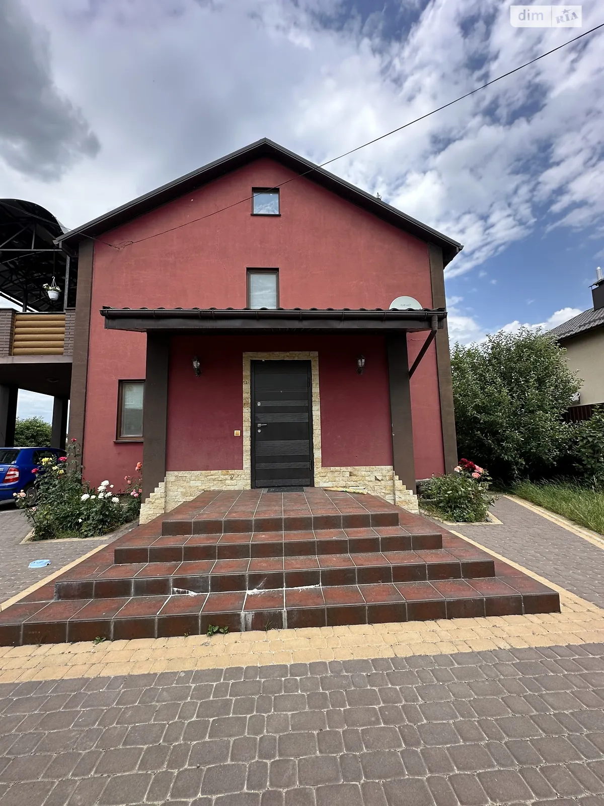Продается дом на 2 этажа 213 кв. м с гаражом, цена: 179000 $ - фото 1