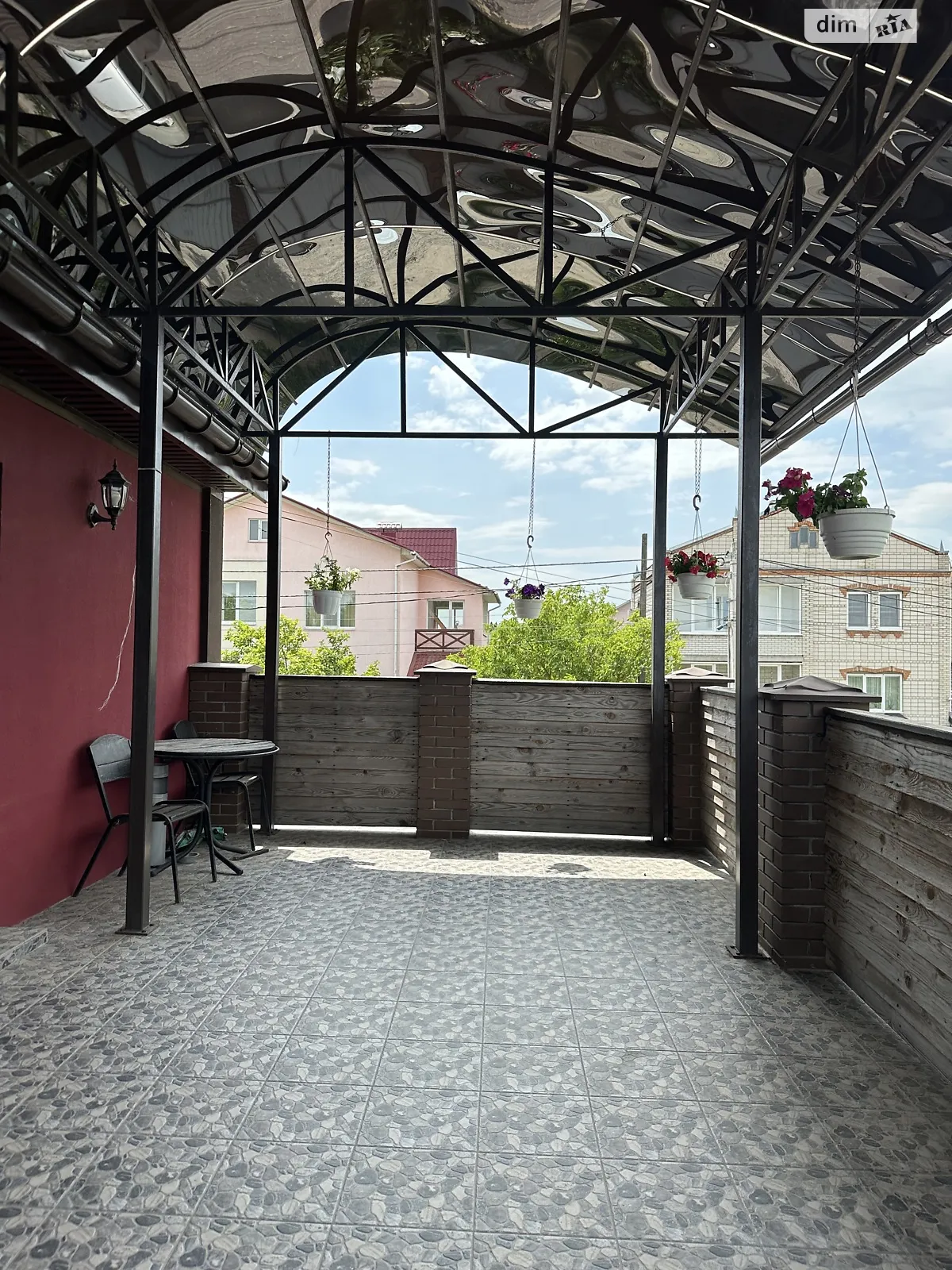 Продается дом на 2 этажа 213 кв. м с верандой, цена: 175000 $ - фото 1