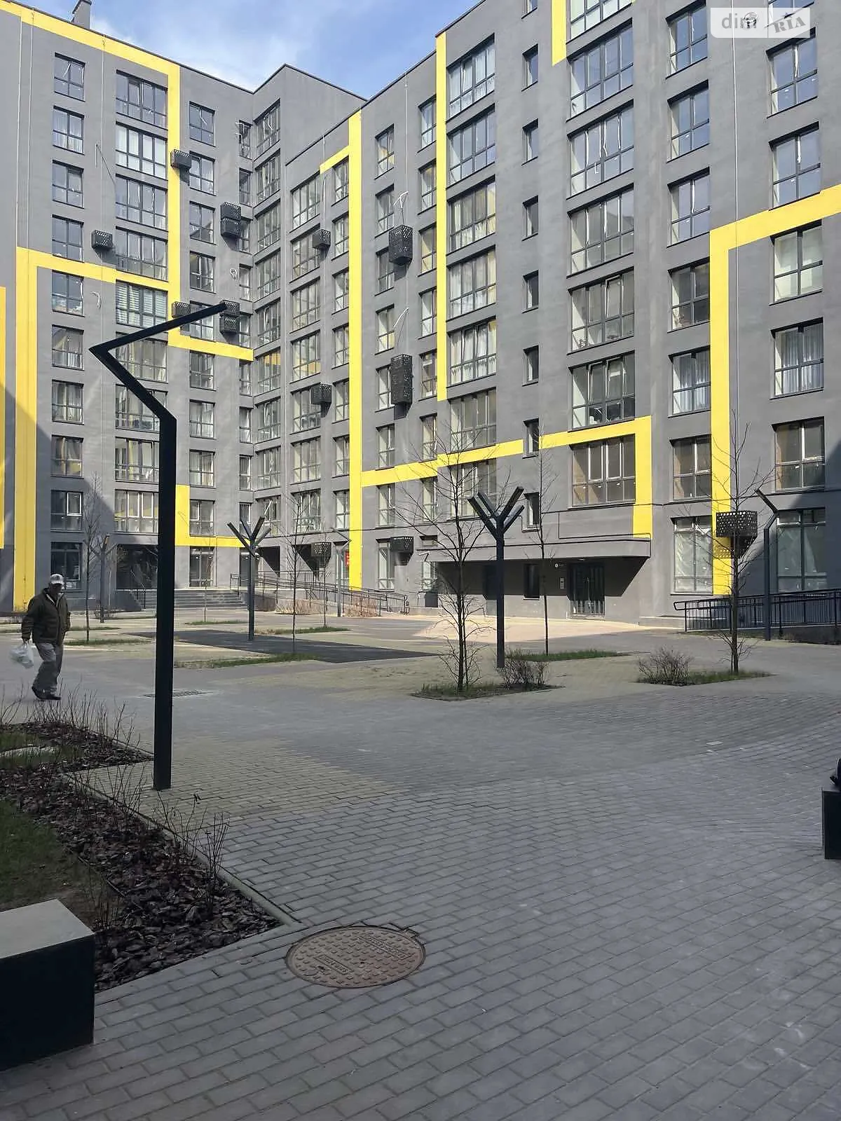 Продается 1-комнатная квартира 43.4 кв. м в Львове, ул. Железнодорожная - фото 1