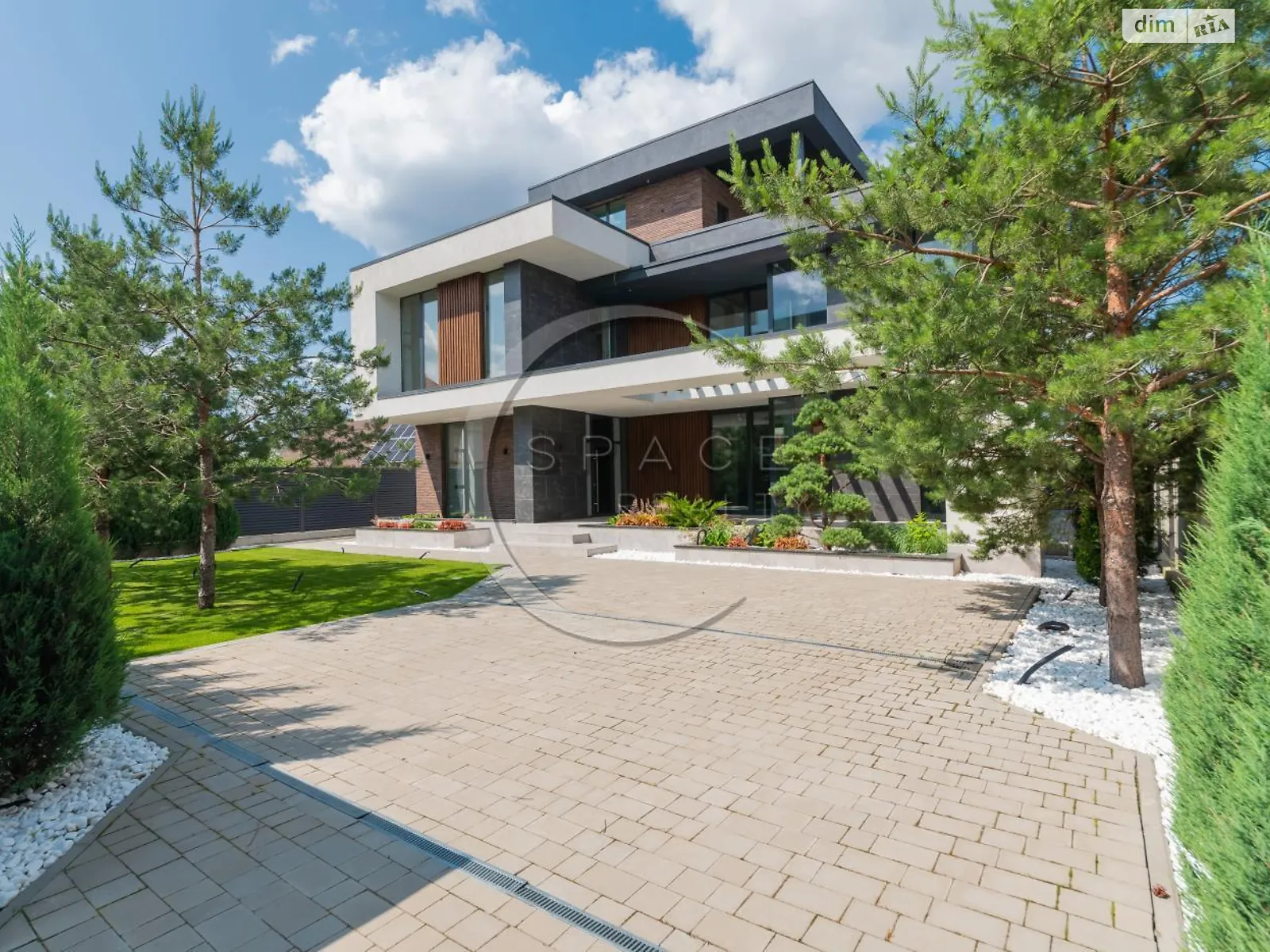 Продається будинок 3 поверховий 394 кв. м з бесідкою, цена: 450000 $ - фото 1