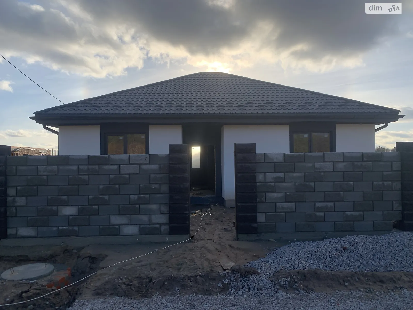 Продается одноэтажный дом 90 кв. м с подвалом, цена: 72000 $ - фото 1