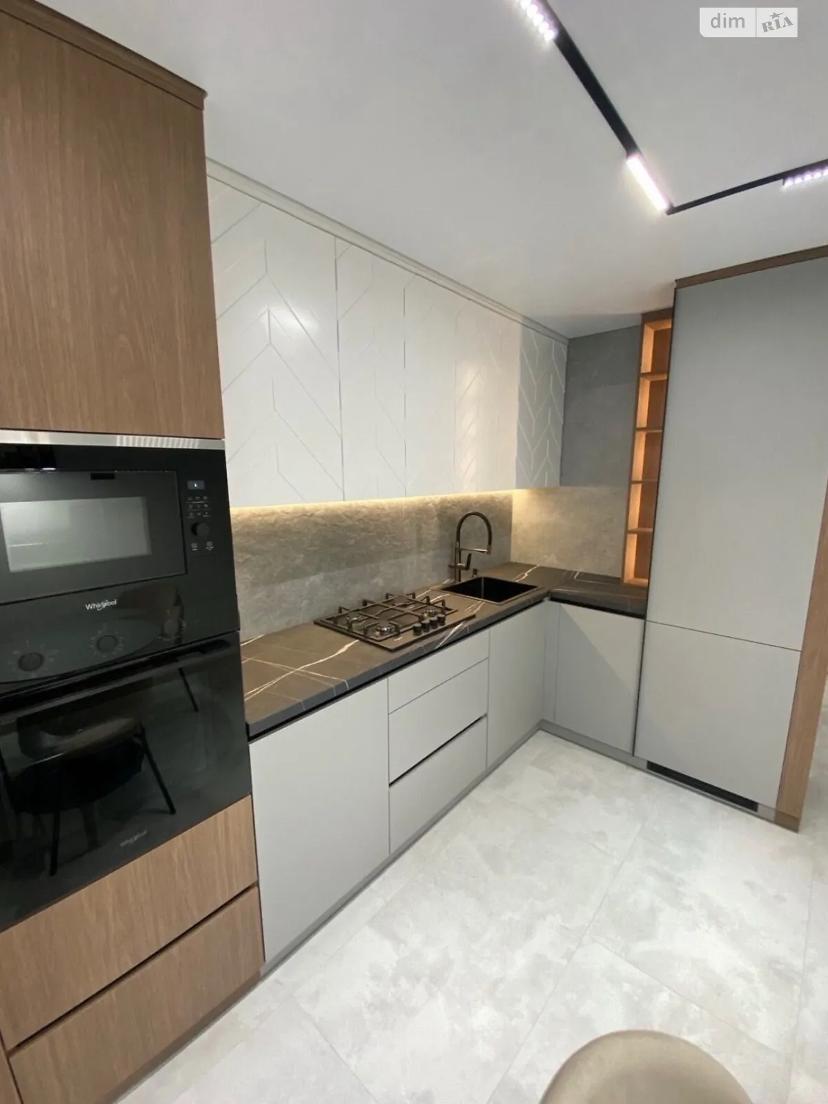 1-комнатная квартира 45 кв. м в Тернополе, ул. Репина - фото 1