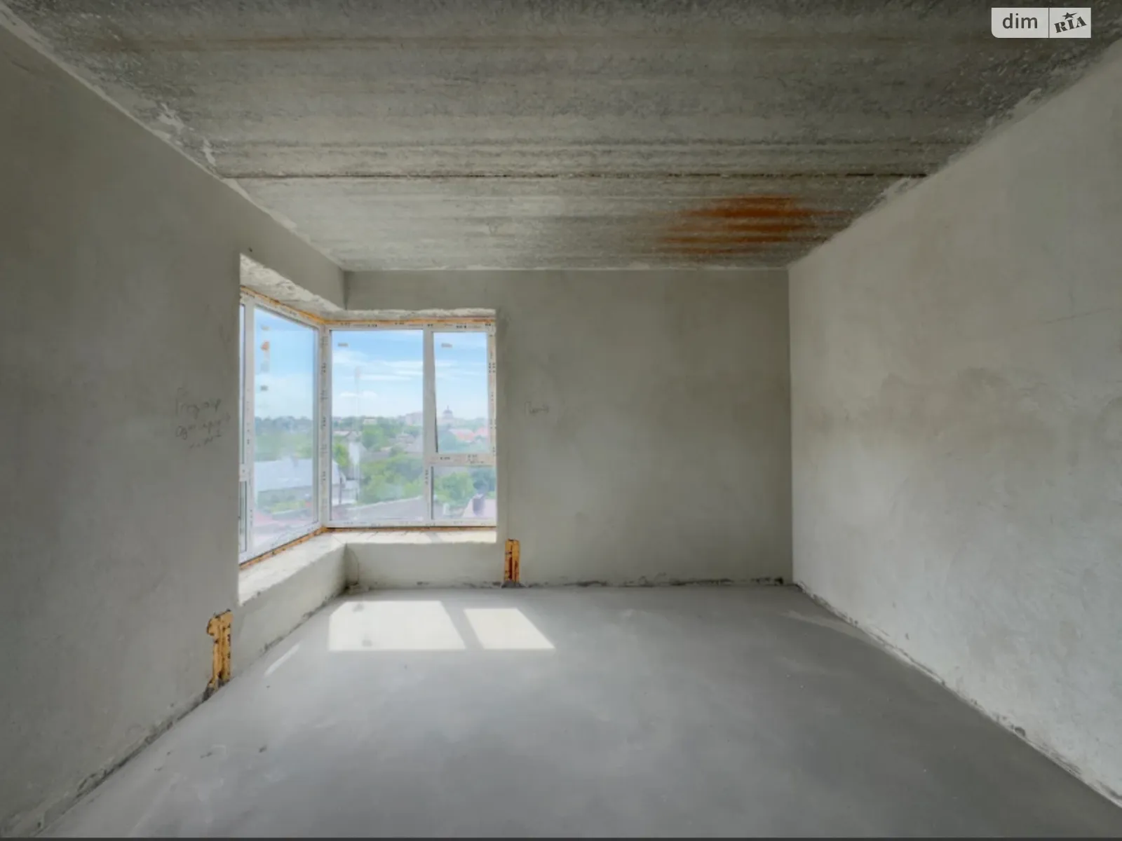 Продается 2-комнатная квартира 64 кв. м в Ивано-Франковске, ул. Мира, 100 - фото 1