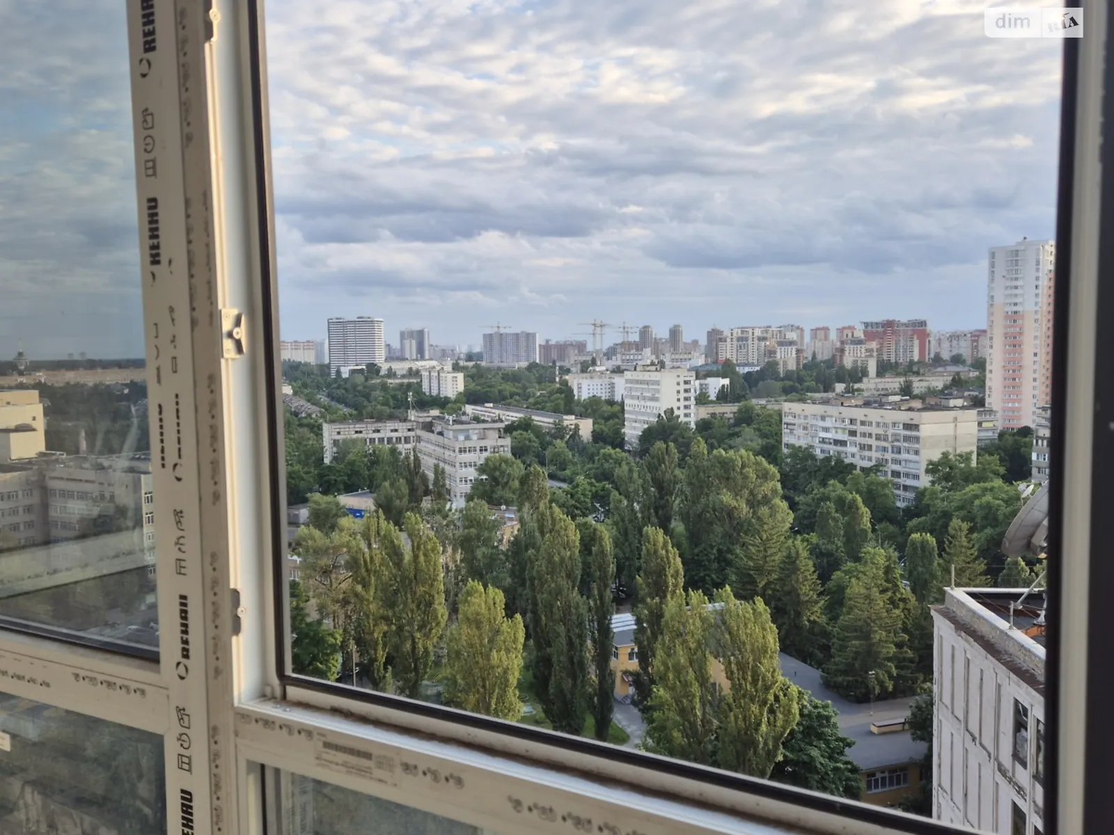 Продается 1-комнатная квартира 36.8 кв. м в Киеве, ул. Васильковская, 37 - фото 1