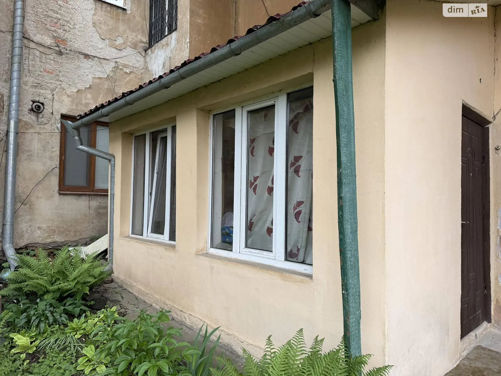 Продається 2-кімнатна квартира 48.5 кв. м у Чернівцях, вул. Целана Пауля - фото 1