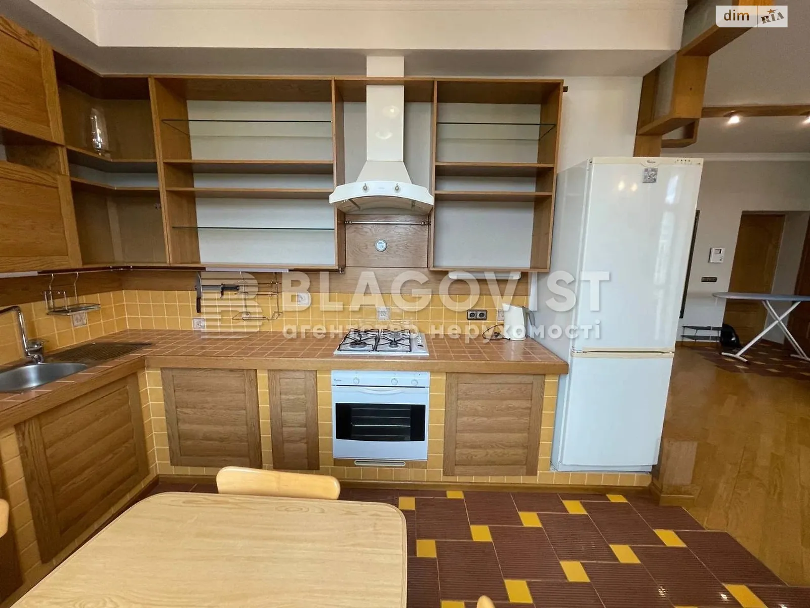 Продается 2-комнатная квартира 67 кв. м в Киеве, ул. Круглоуниверситетская, 11/19 - фото 1