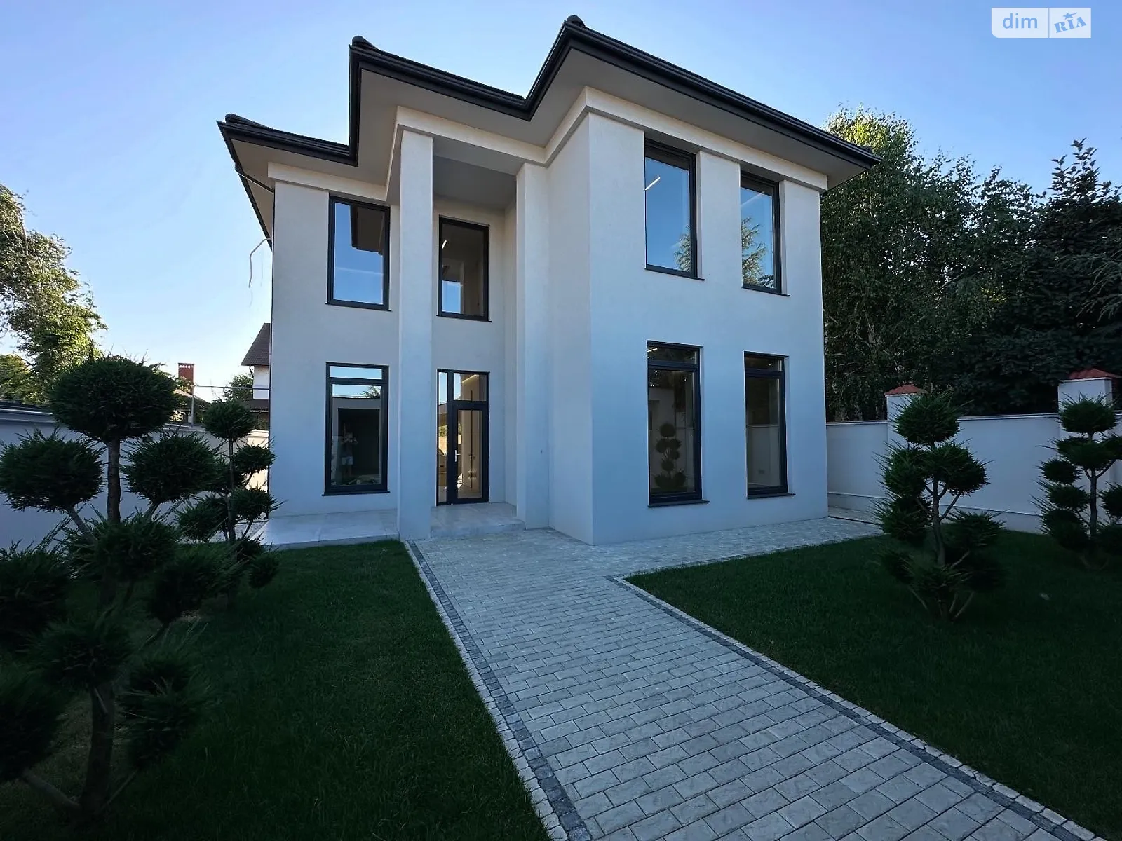 Продається будинок 2 поверховий 200 кв. м з верандою, цена: 750000 $ - фото 1