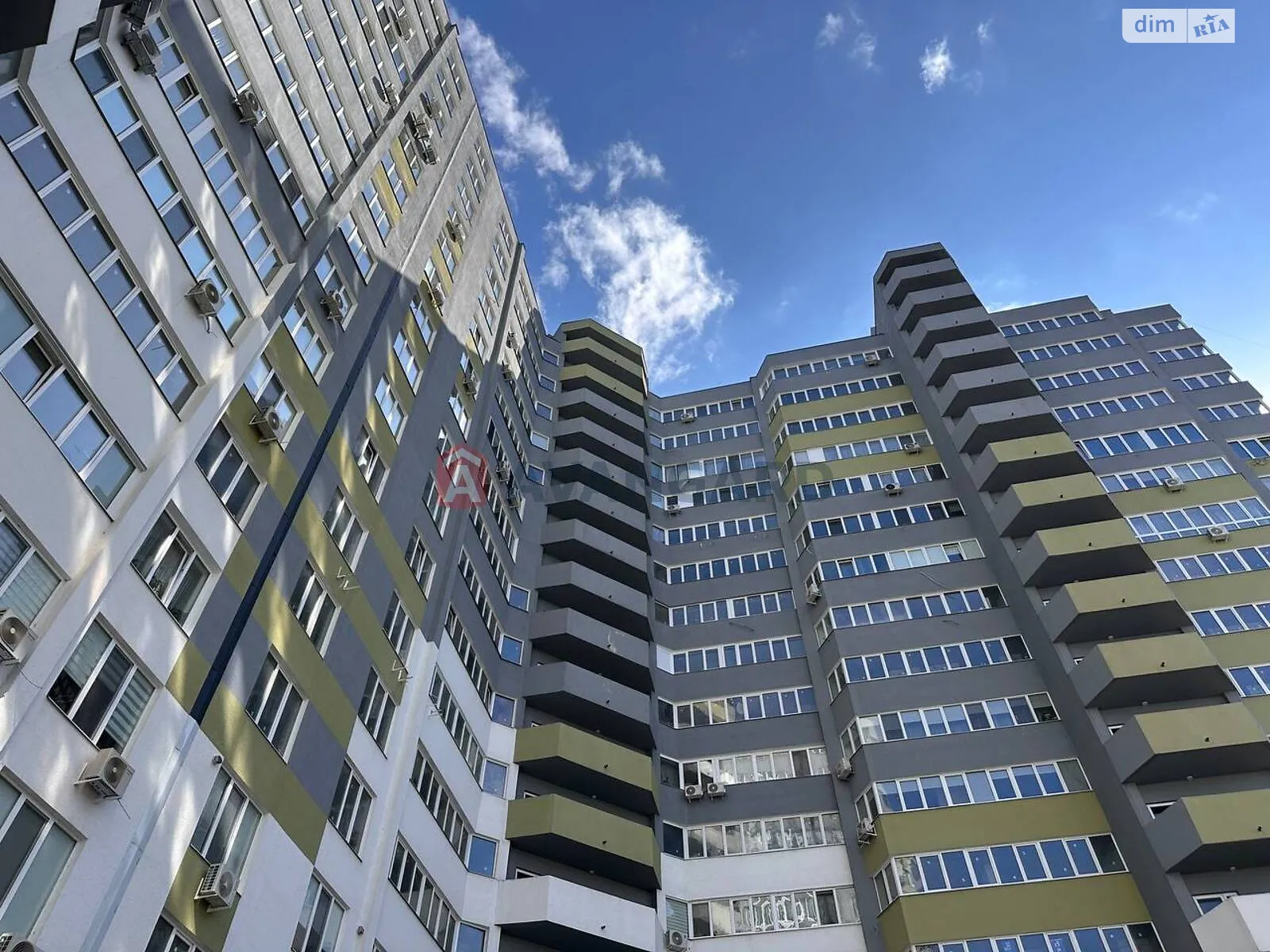 Продається 2-кімнатна квартира 76 кв. м у Черкасах, вул. Грушевського Михайла, 110 - фото 1