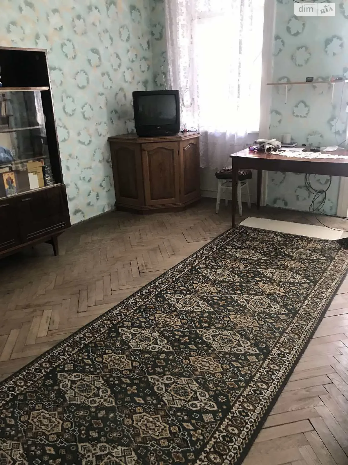 Продается 1-комнатная квартира 40 кв. м в Черновцах, ул. Залозецкого Владимира - фото 1