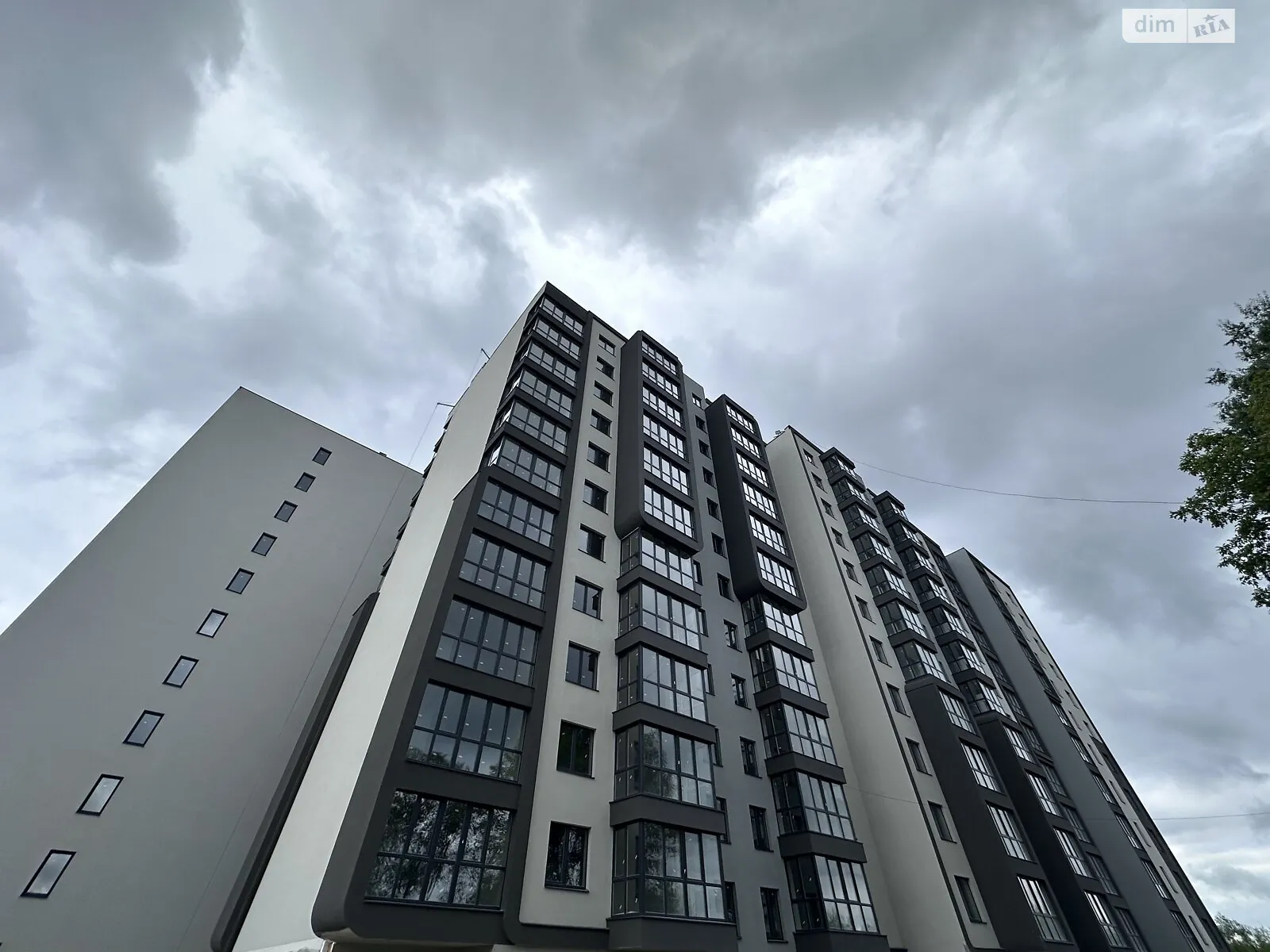 Продається 1-кімнатна квартира 43.4 кв. м у Львові, вул. Роксоляни, 151 - фото 1