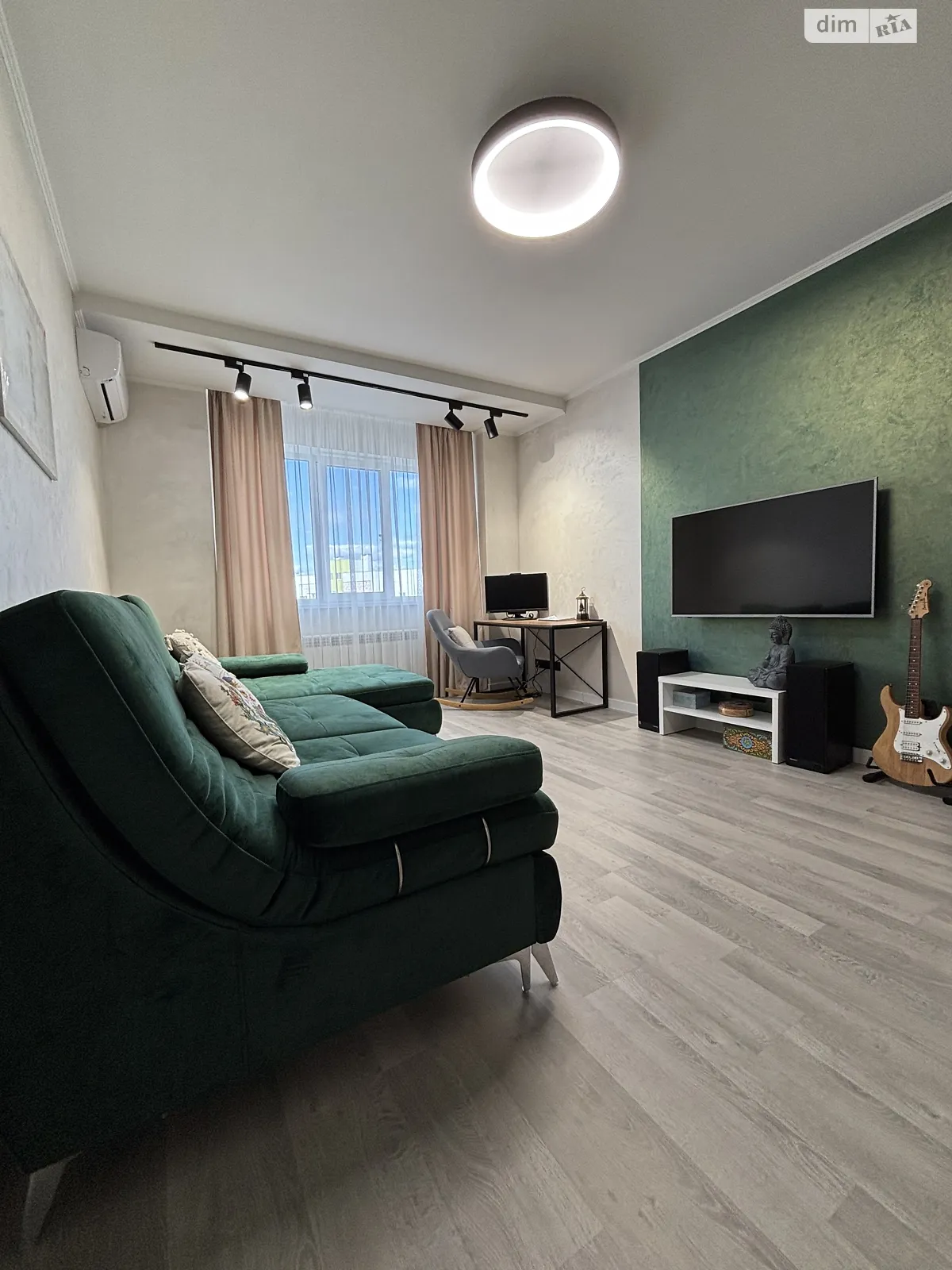 Продается 2-комнатная квартира 76 кв. м в Рассошенцах, ул. Полтавская, 1 - фото 1