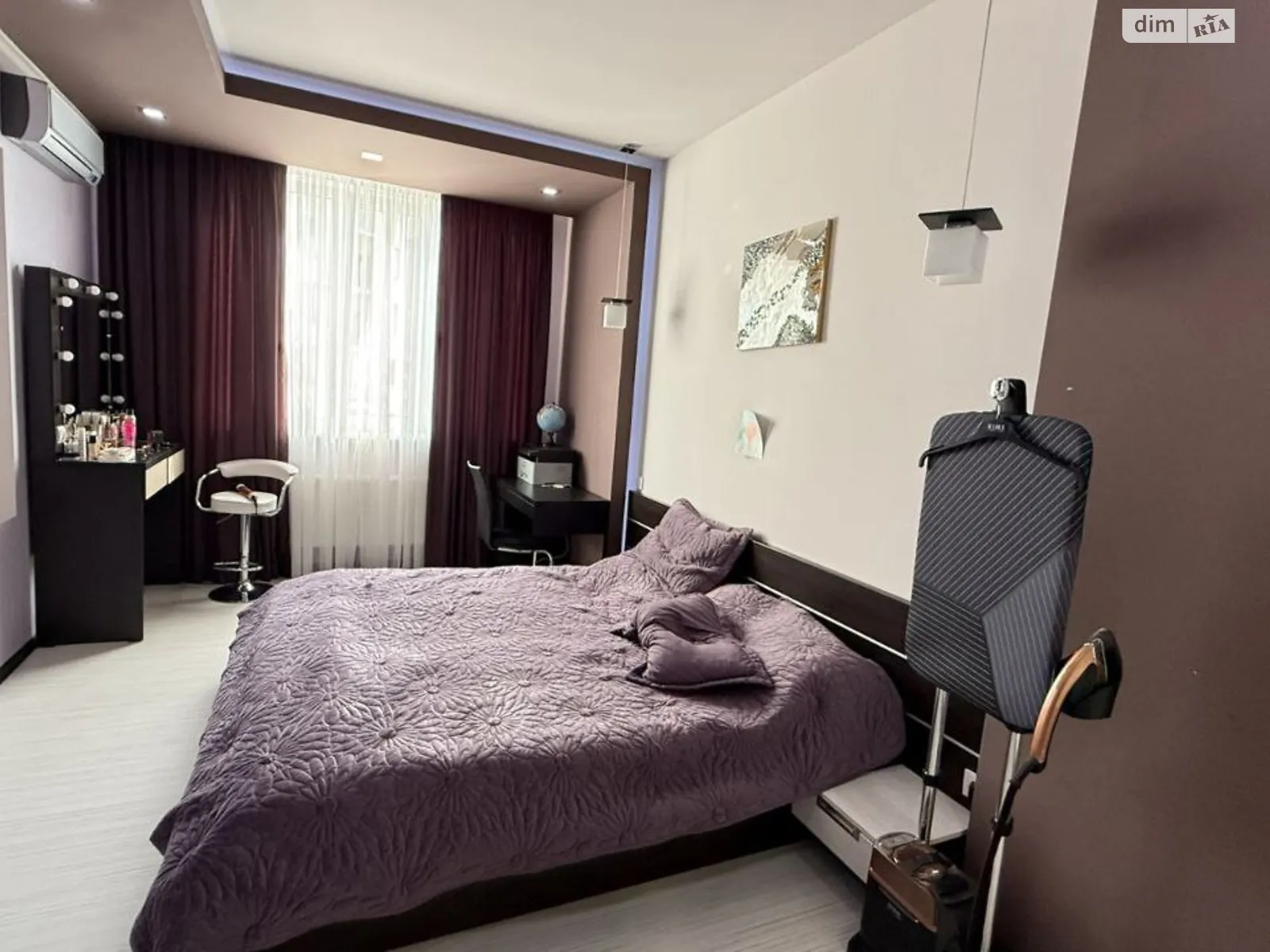 Продається 2-кімнатна квартира 74.2 кв. м у Одесі, вул. Академіка Корольова, 5/4 - фото 1