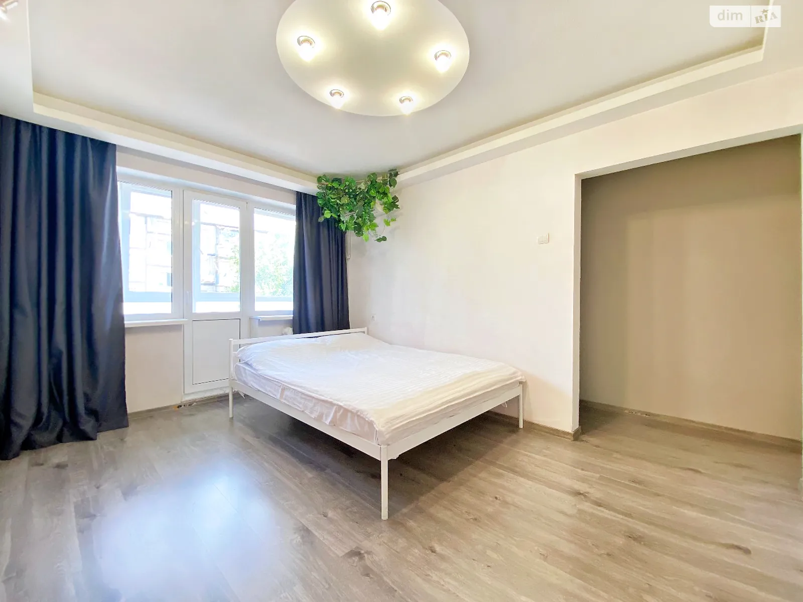 Продається 1-кімнатна квартира 33 кв. м у Дніпрі, просп. Петра Калнишевського - фото 1