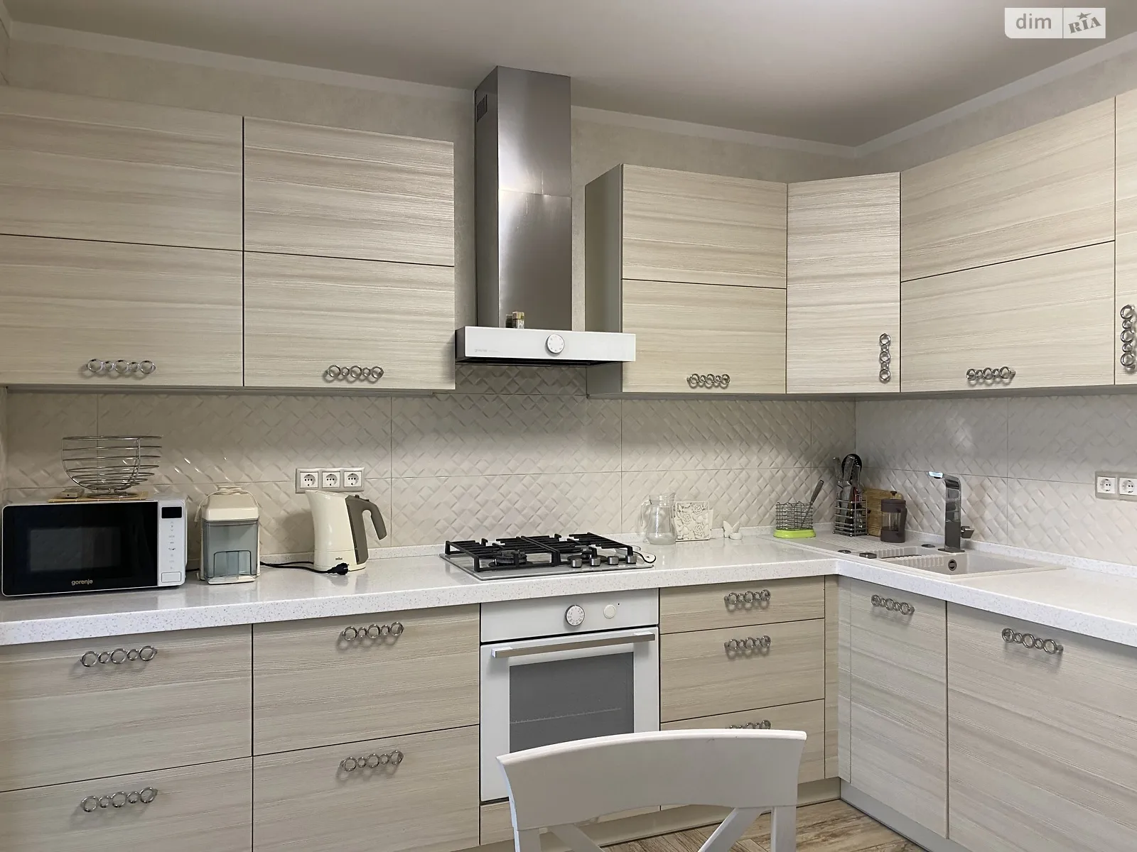 Здається в оренду 3-кімнатна квартира 78 кв. м у, цена: 800 $ - фото 1