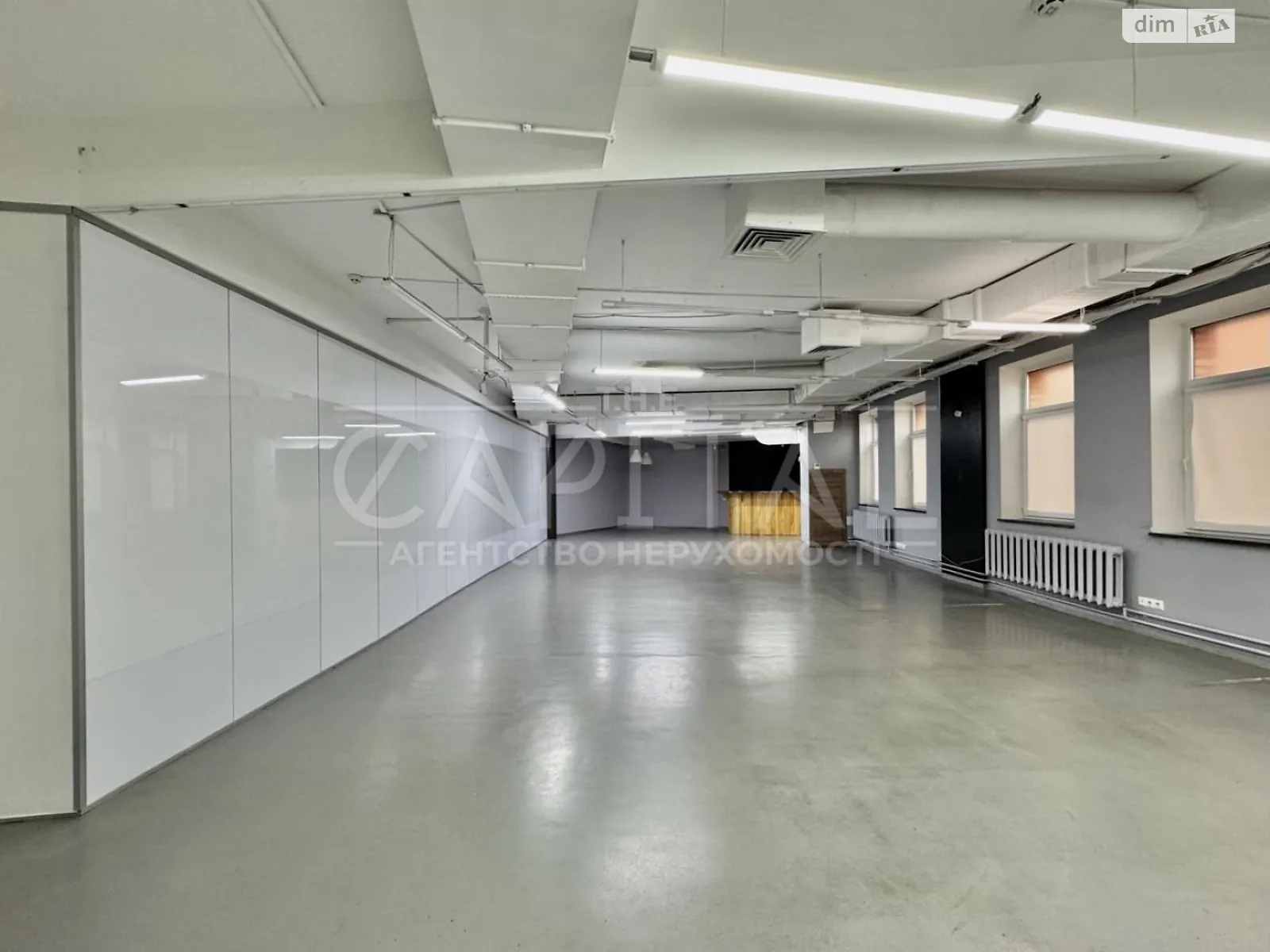 Сдается в аренду офис 412 кв. м в бизнес-центре, цена: 8250 $ - фото 1