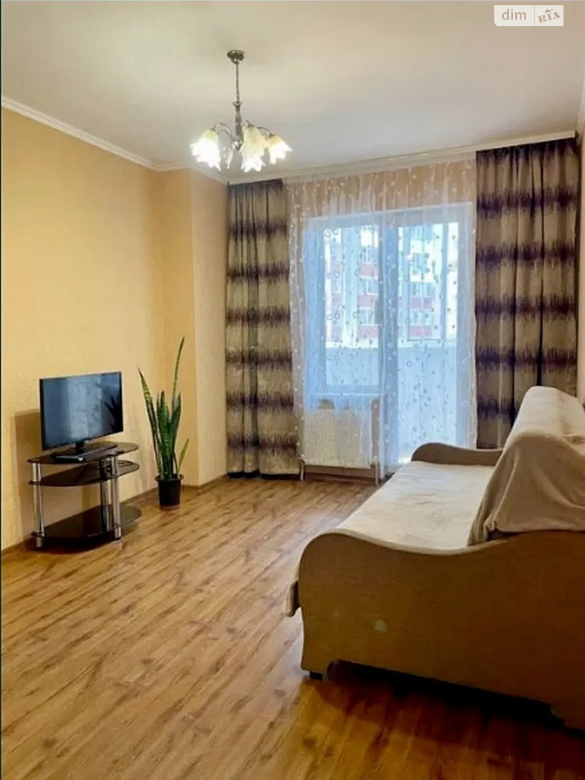 Сдается в аренду 1-комнатная квартира 38 кв. м в Одессе, мас. Радужный - фото 1