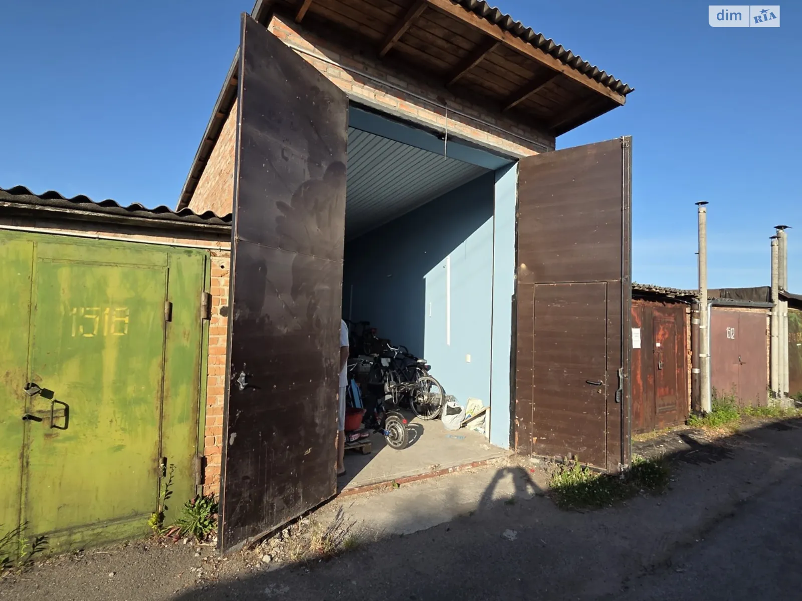Продается место в гаражном кооперативе под бус на 22 кв. м, цена: 8500 $ - фото 1