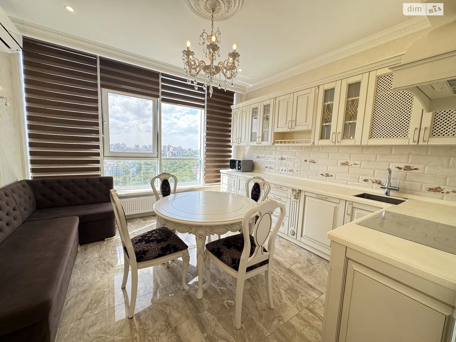 Продается 3-комнатная квартира 105 кв. м в Одессе, бул. Французский, 60А - фото 1