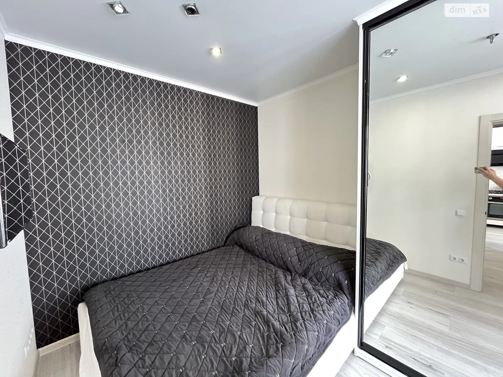 Продается 2-комнатная квартира 57 кв. м в Хмельницком, ул. Кармелюка - фото 1