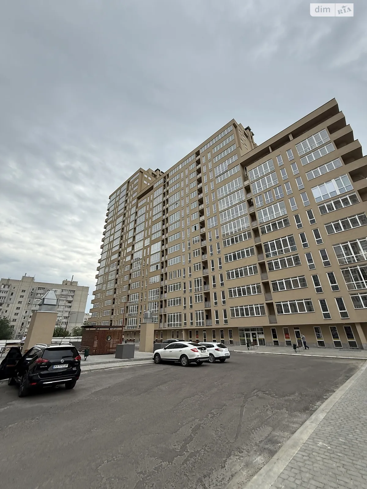 Продается 3-комнатная квартира 108 кв. м в Харькове, ул. Сухумская, 22 - фото 1