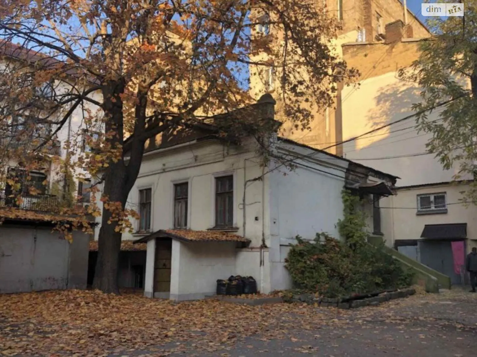 Продается 4-комнатная квартира 98 кв. м в Одессе, ул. Канатная - фото 1